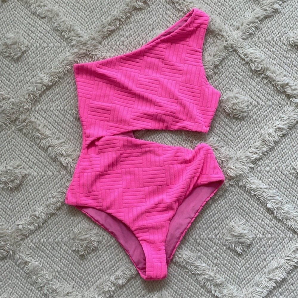 New Beach Riot Celine Cut Out One Piece Swimsuit - Picture 4 of 5